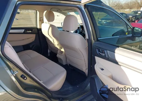 2018 Subaru Outback 2.5I Premium z USA, uszkodzony, nr VIN 4S4BSACC2J3212568